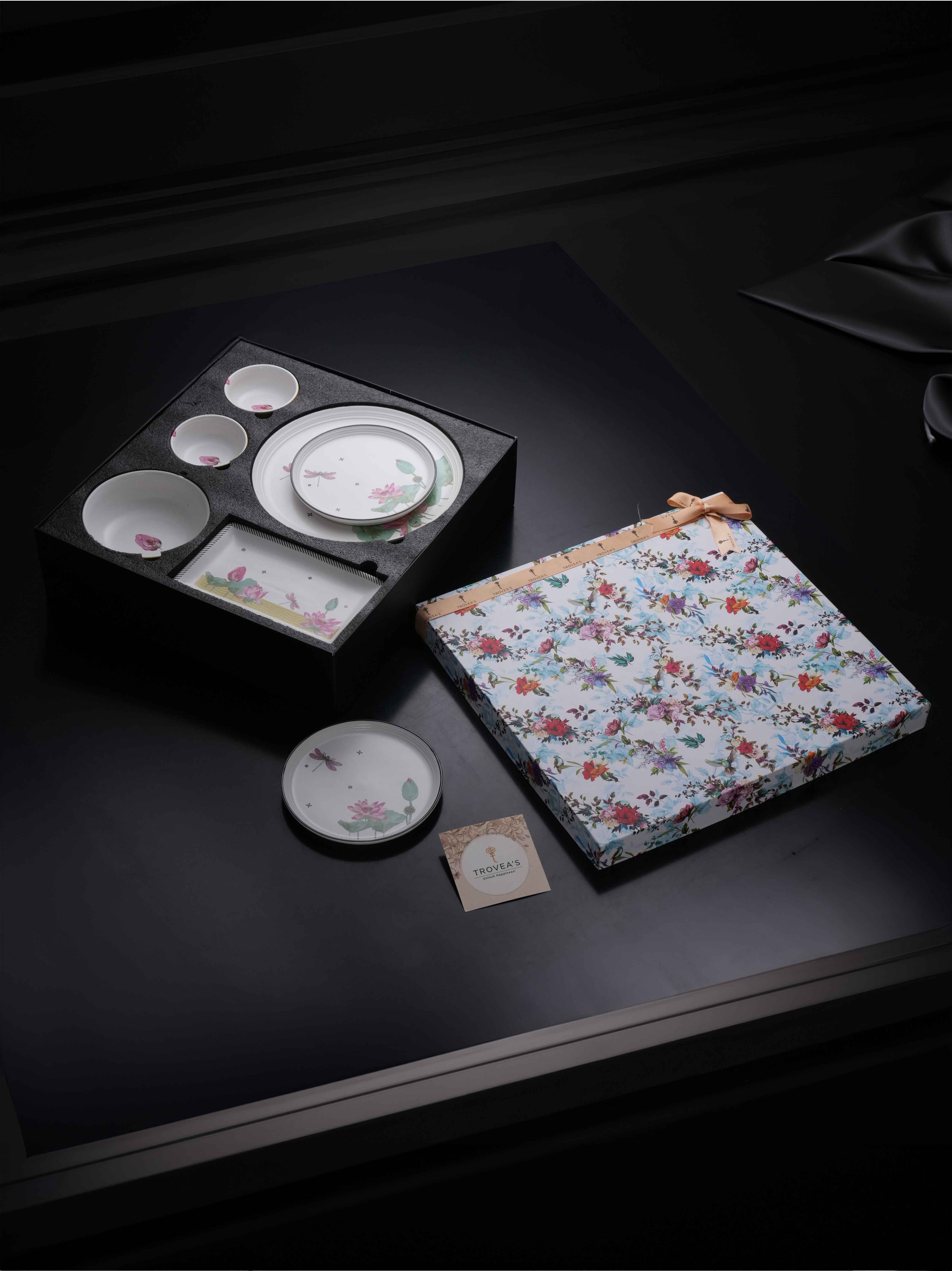 Dragonfly Bloom Porcelain Dinner Set (15 Pcs)