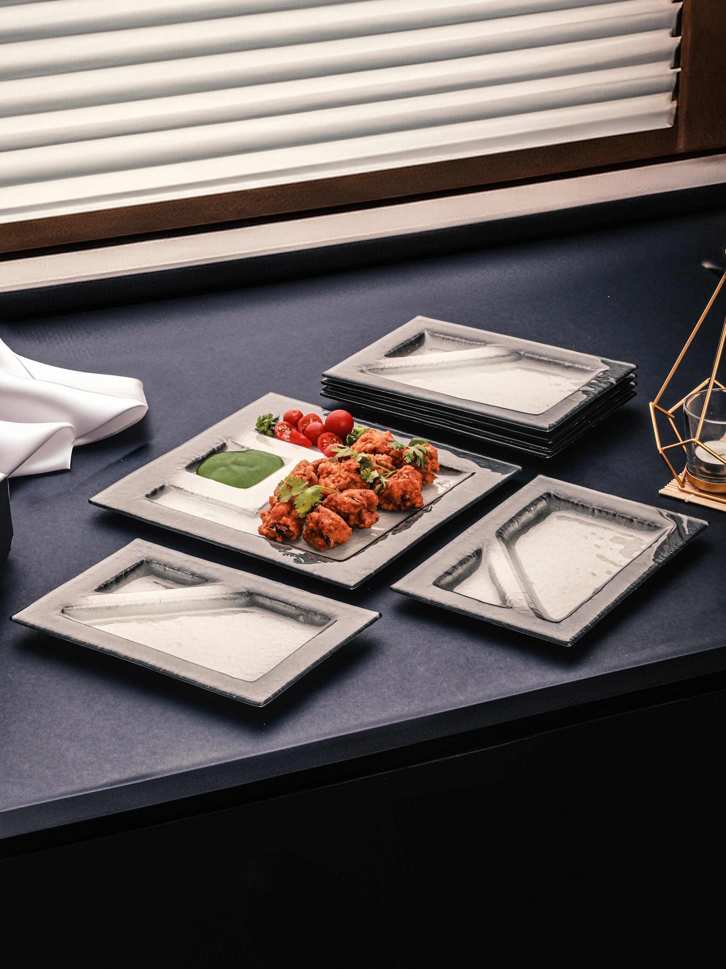 White & Black Snack Set (Pack Of 7)