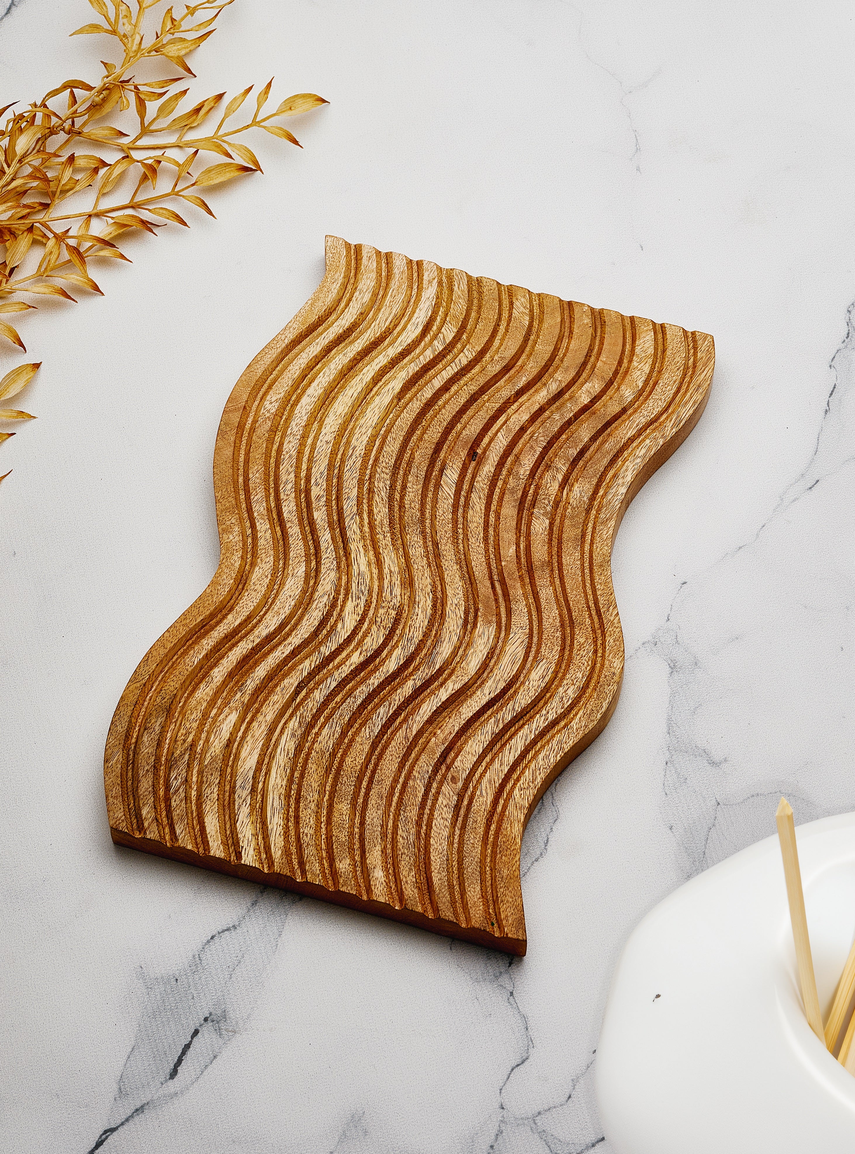 HANDCRAFTED WOODEN ZIG ZAG PLATTER