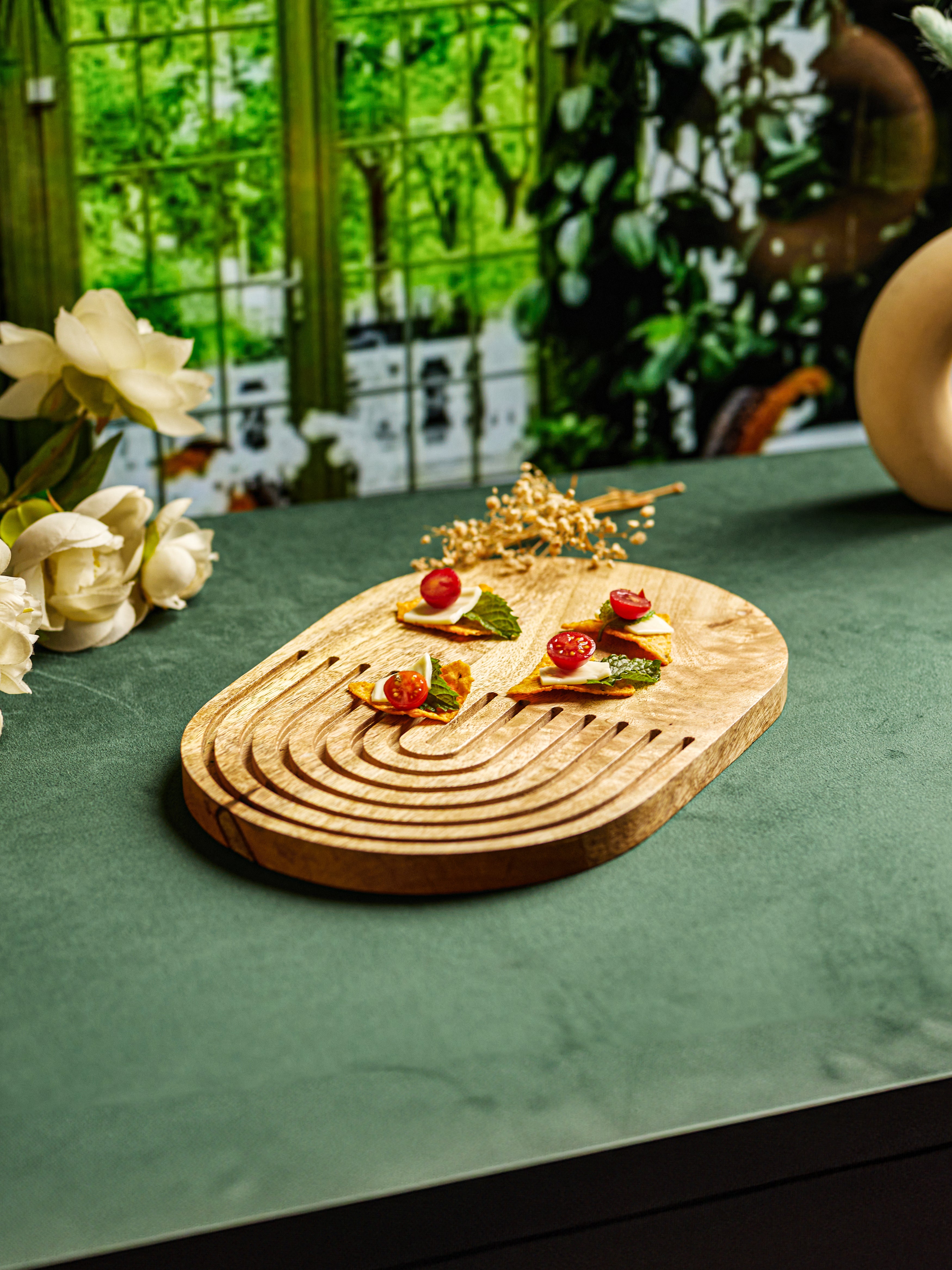 HANDCRAFTED WOODEN OVAL PLATTER