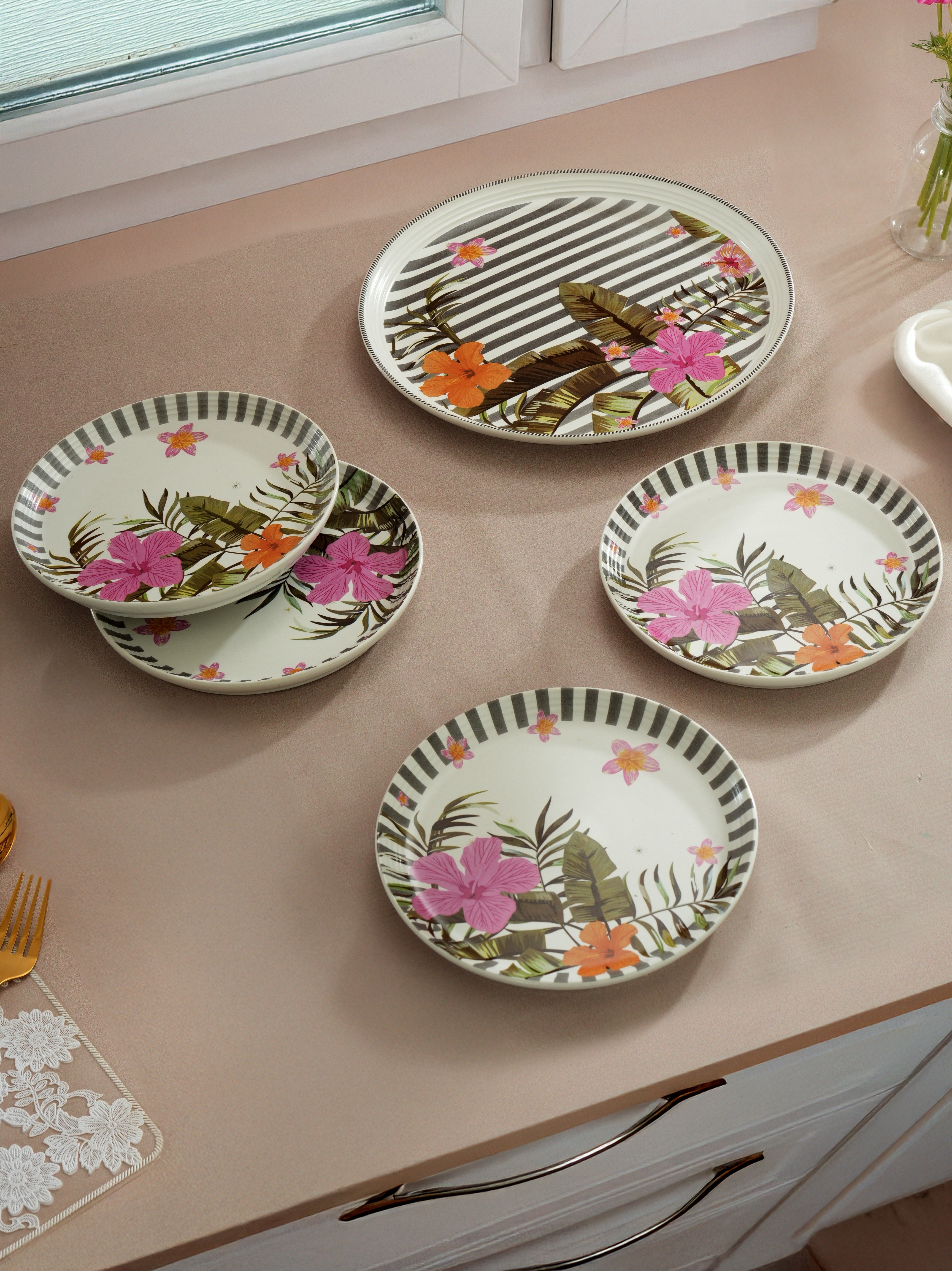 Striped Blosson Porcelain Snack Set (Pack of 5)