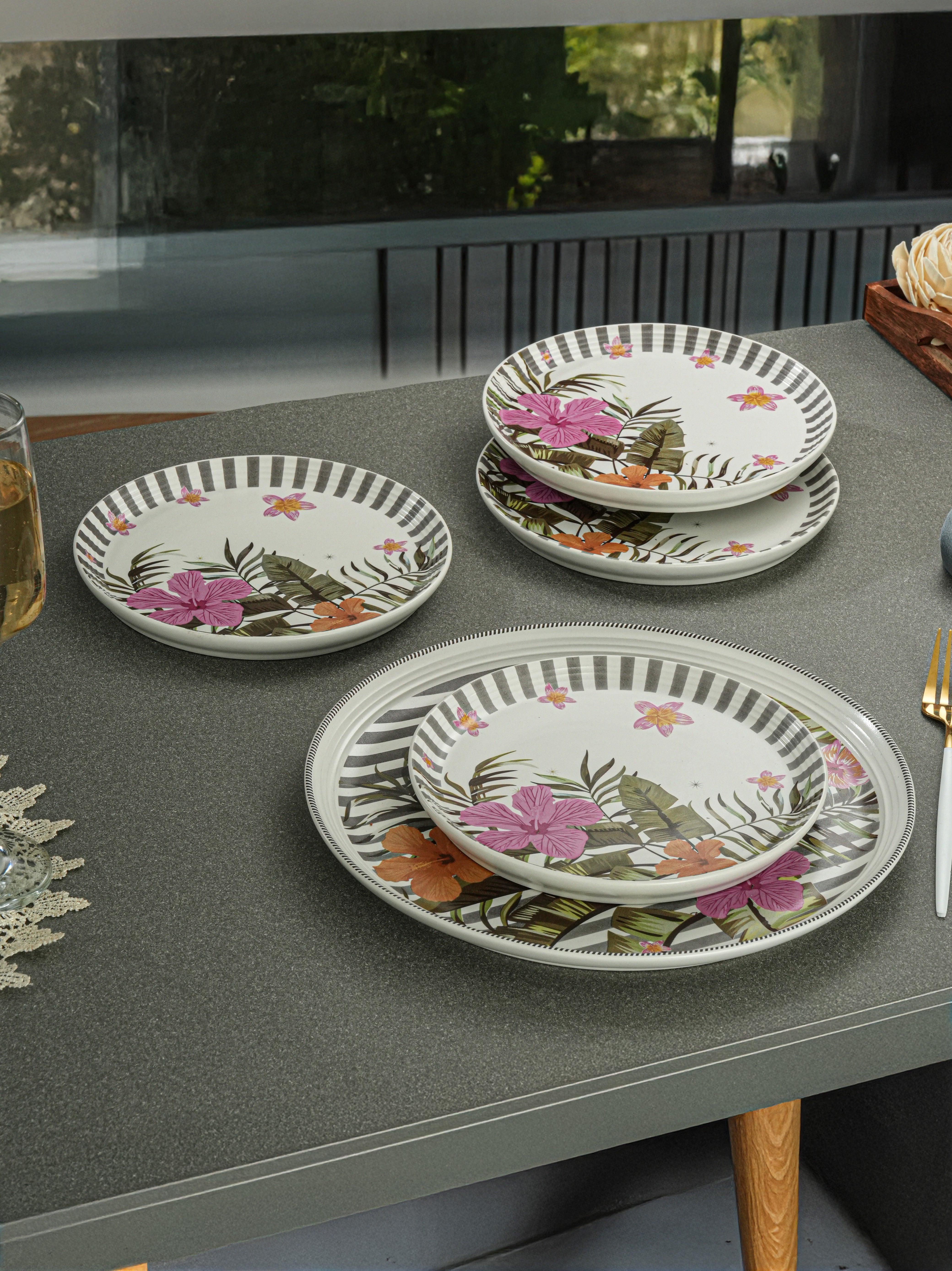 Striped Blosson Porcelain Snack Set (Pack of 5)