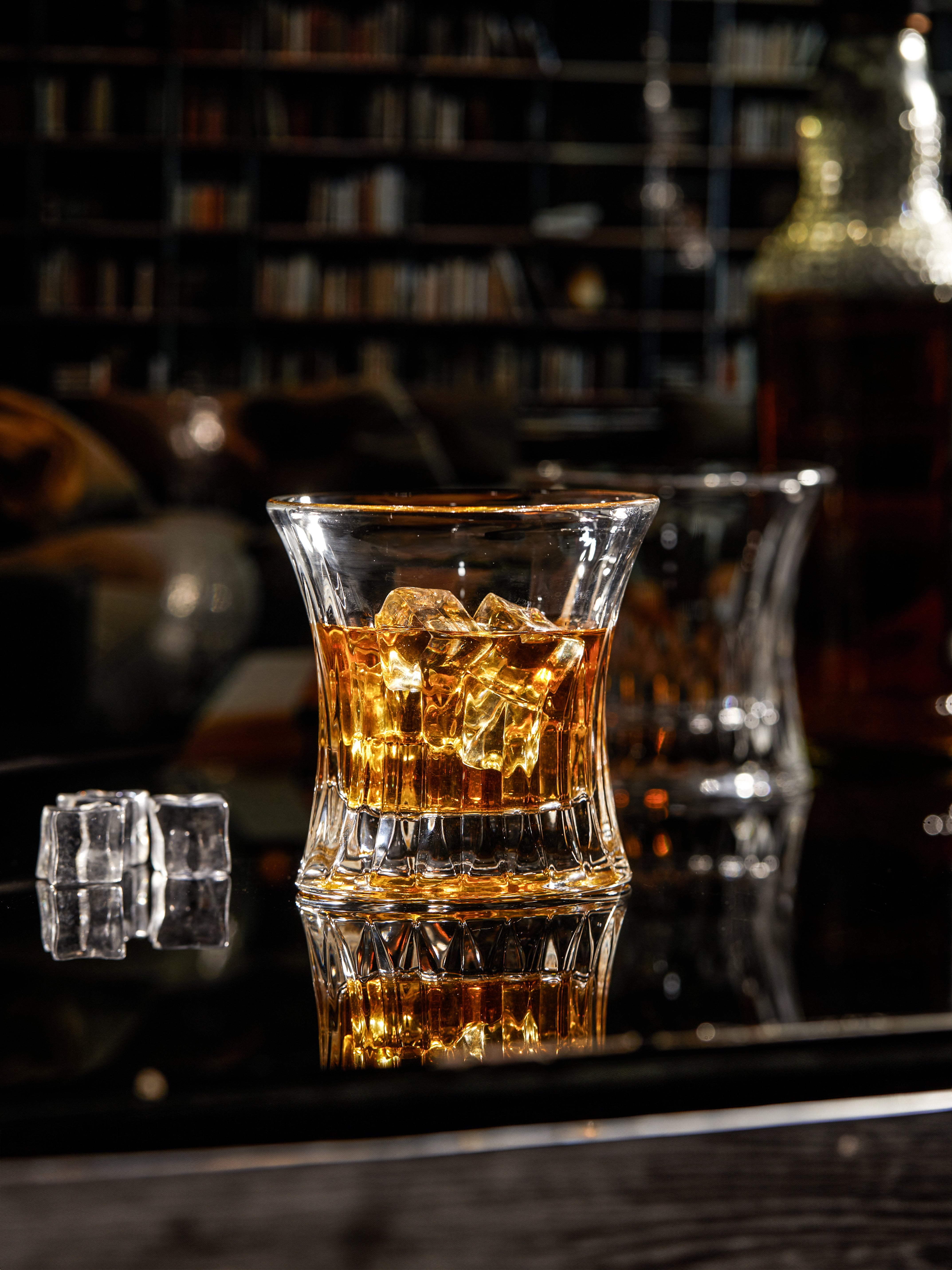 SANDTIMER CRYSTAL WHISKEY GLASS