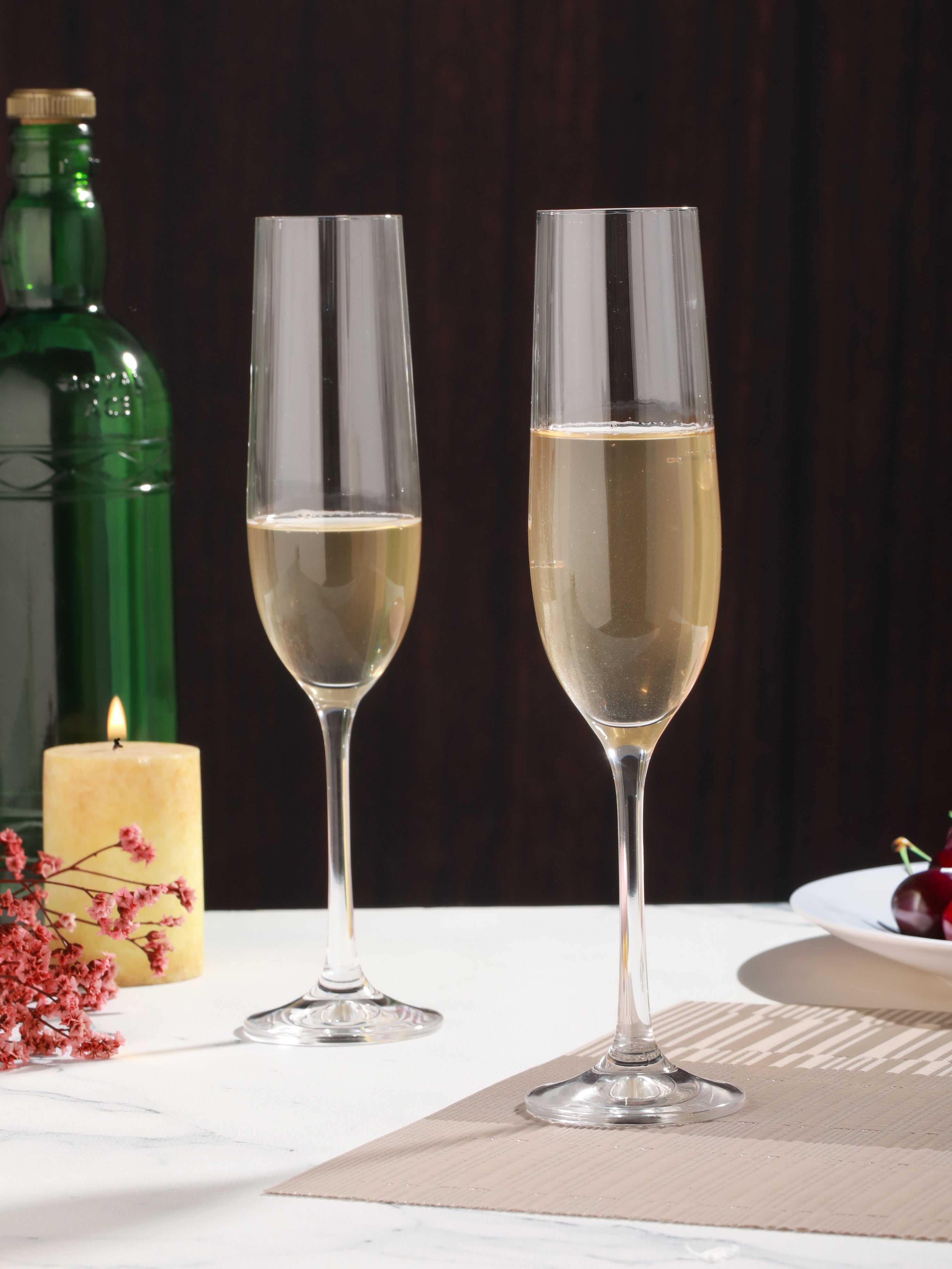QUINTESSENTIAL CHAMPAGNE GLASS - CRAFTED IN EUROPE