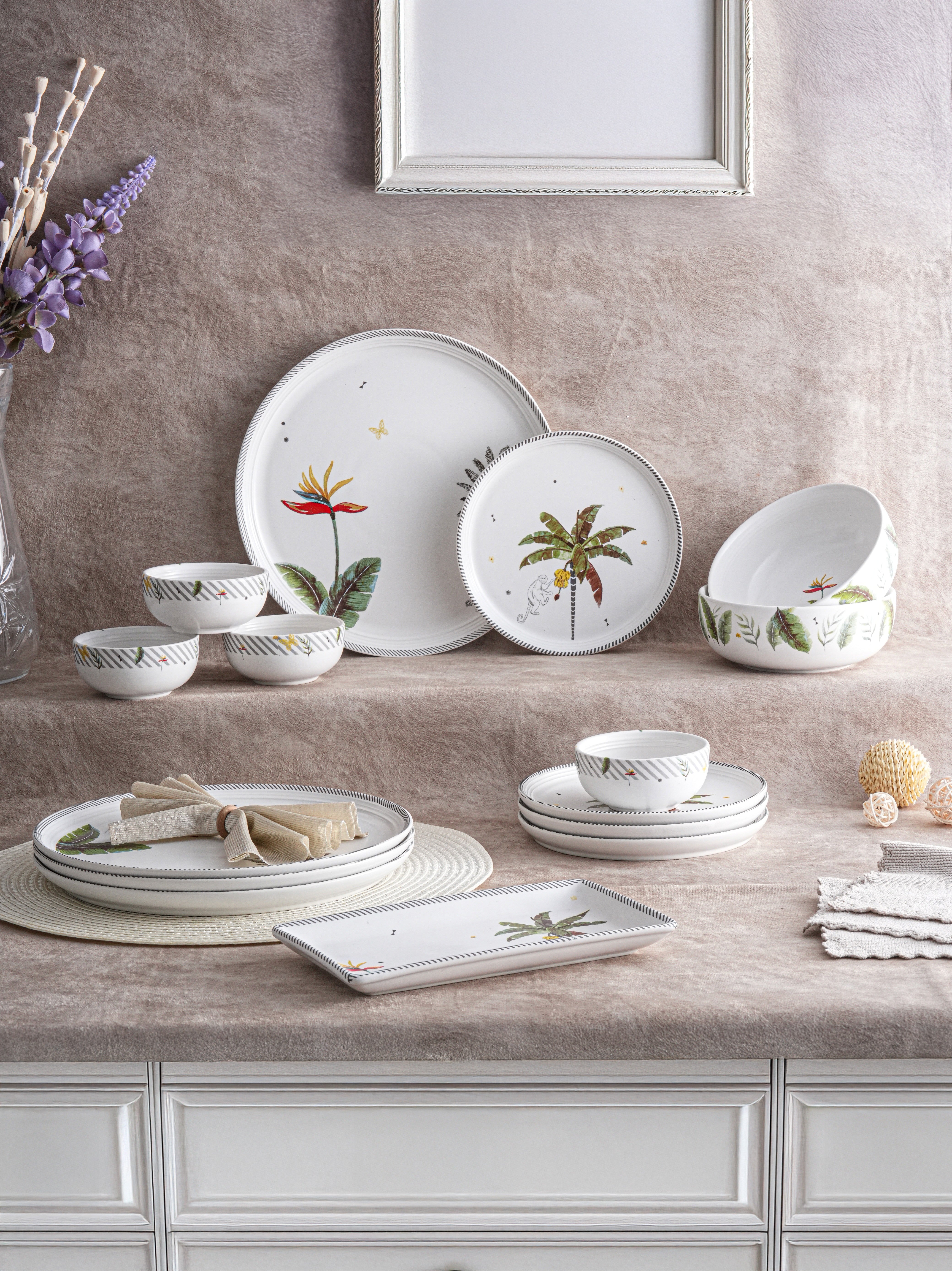 Tropical Mischief Porcelain Dinner Set (15 Pcs)
