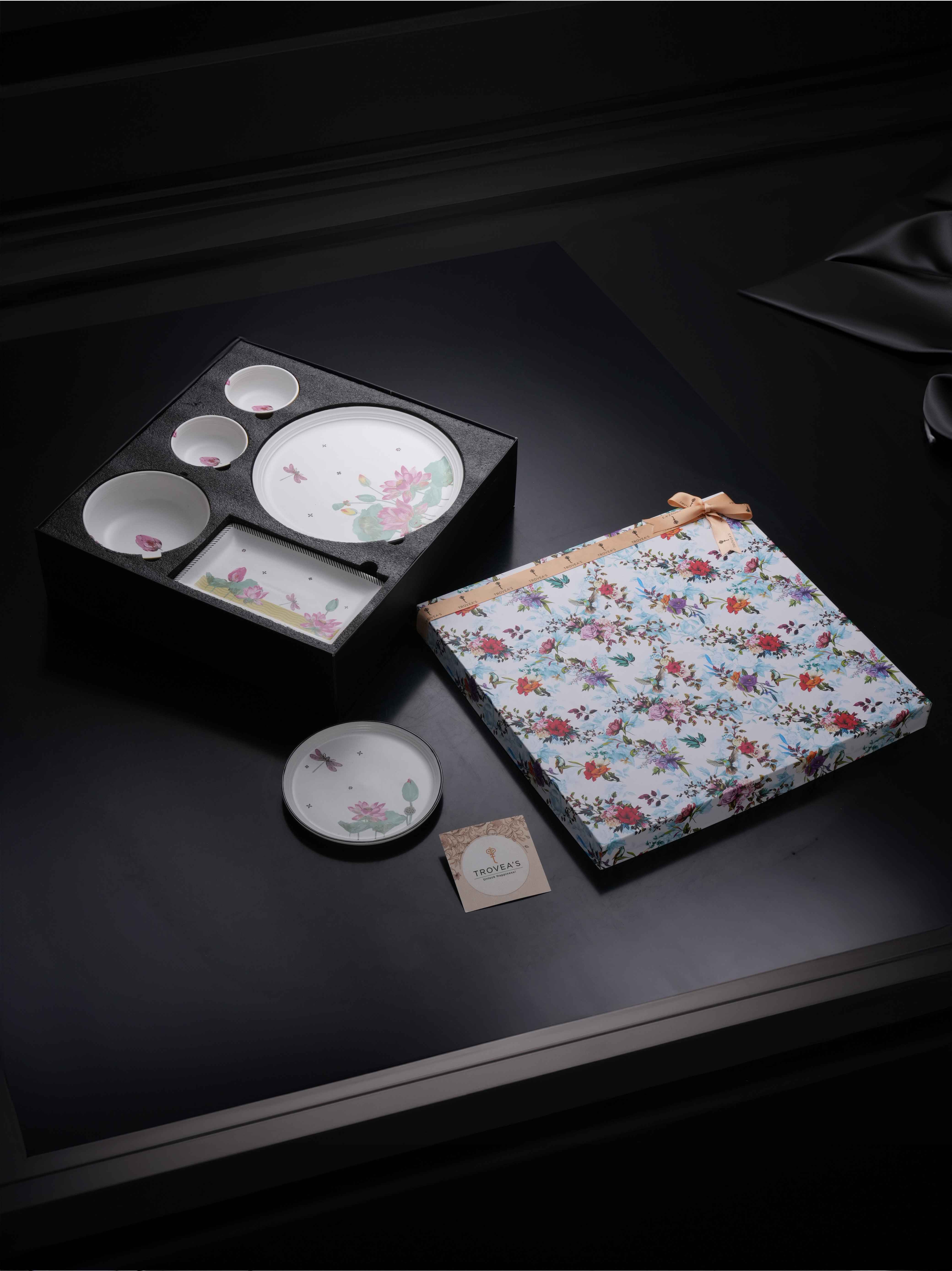 Dragonfly Bloom Porcelain Dinner Set (15 Pcs)