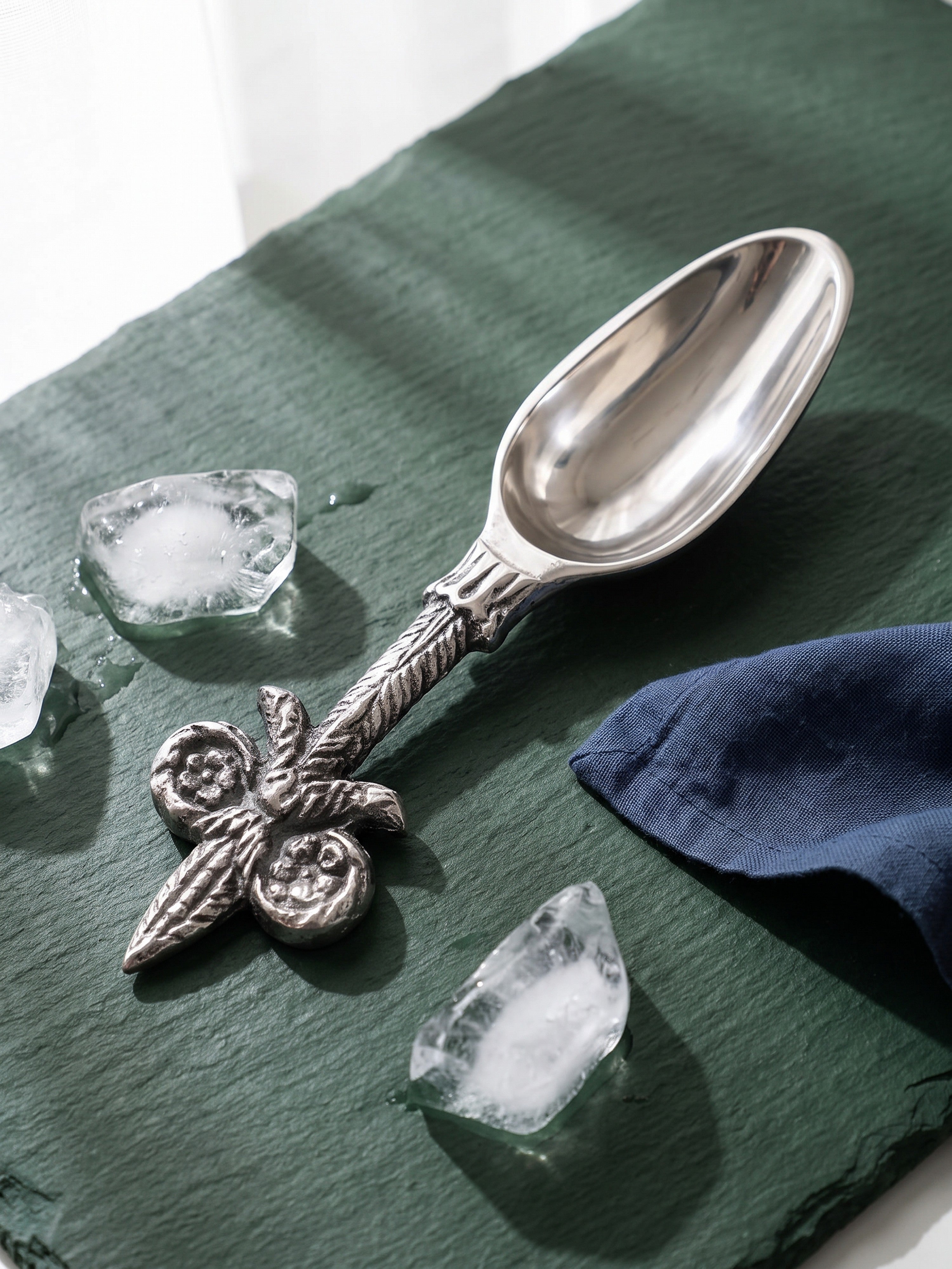 The Petal Luxe Ice Scooper