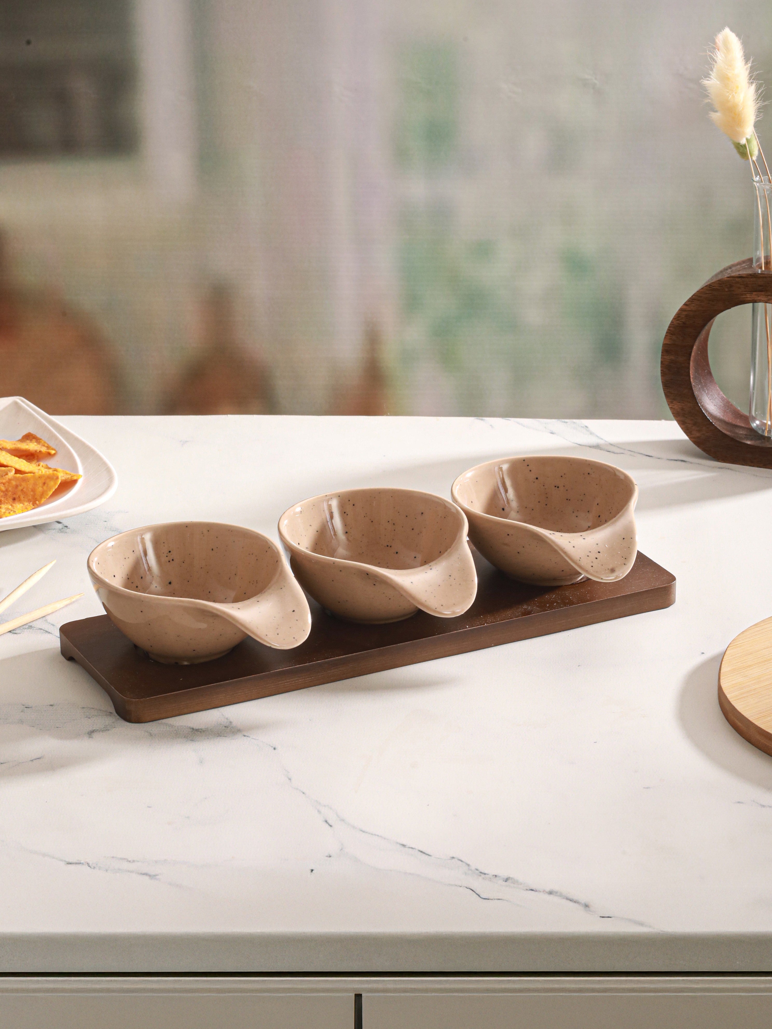 Rustik Brown Dip Set -Fine Porcelain & Wood